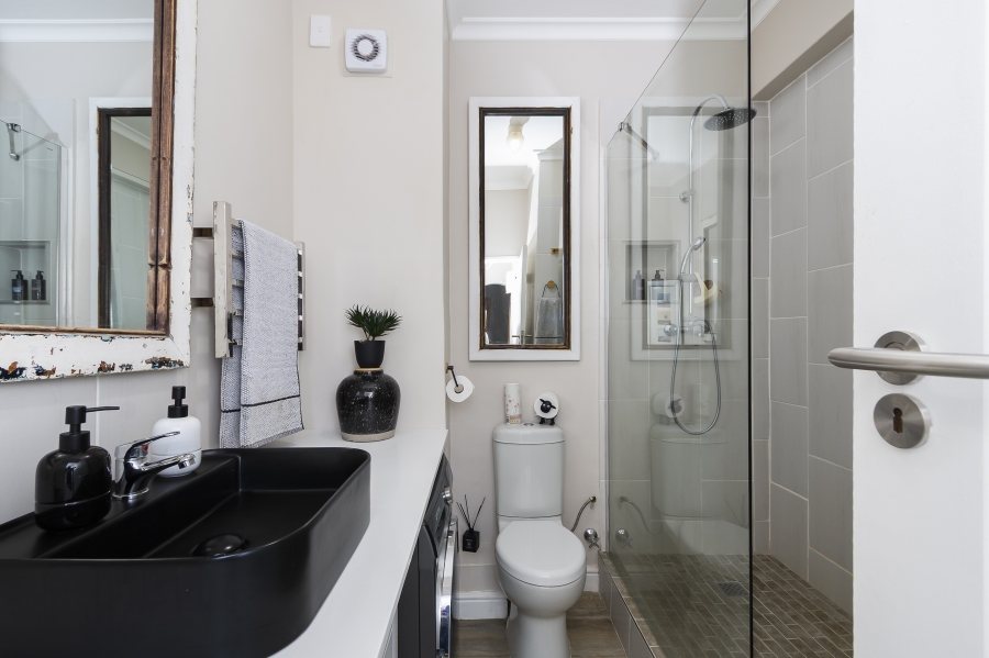 2 Bedroom Property for Sale in Roundhay Western Cape